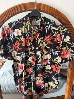 Lucky Brand Black Floral Short-Sleeve Button-Down Shirt